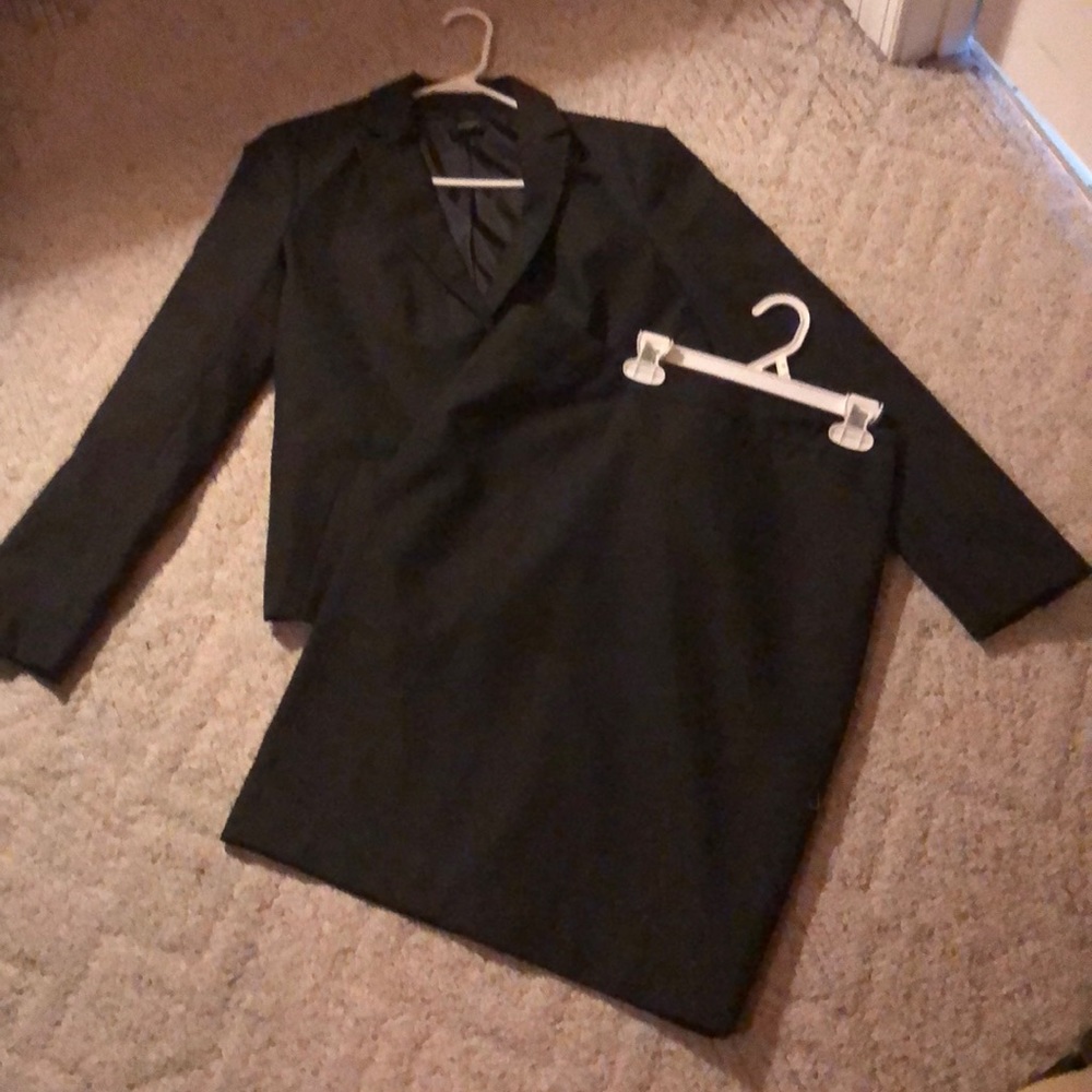 Anne Taylor Suit: Skirt and Matching Blazer